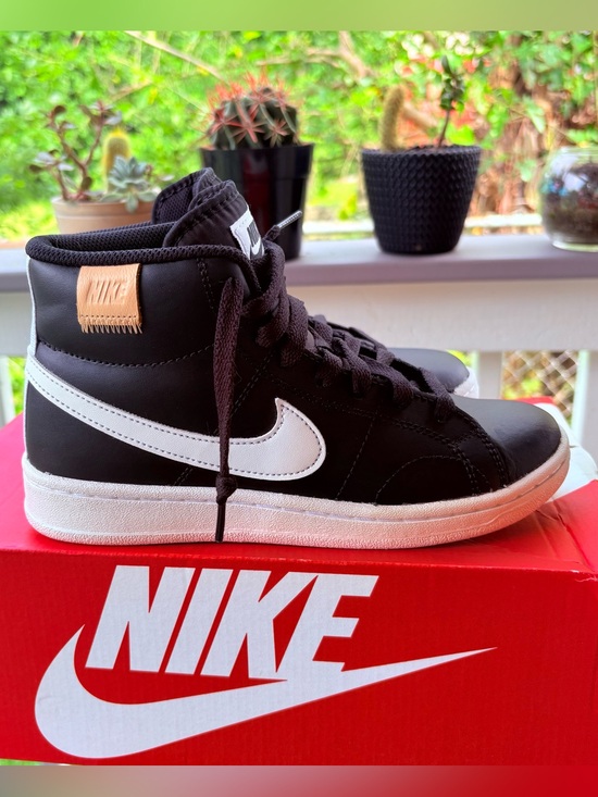 Nike Shoes - Nike Court Royale 2 Mid Women’s 6